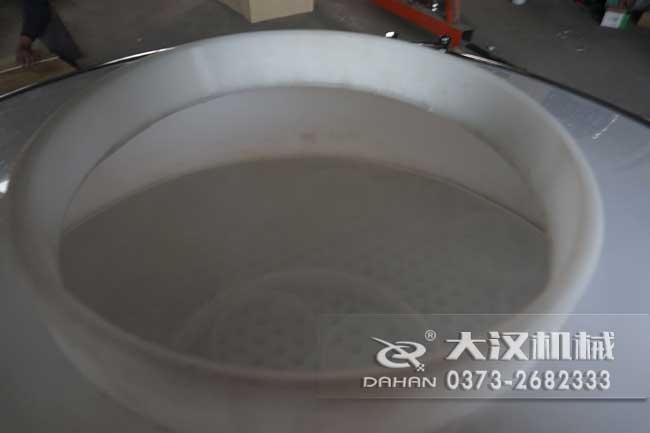 耐腐蝕塑料篩分機(jī)進(jìn)料口 耐腐蝕塑料篩分機(jī)進(jìn)料口
